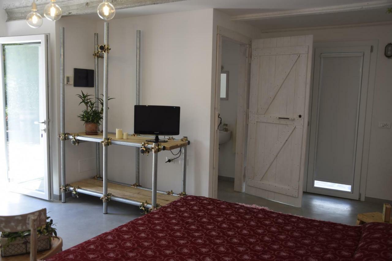 Capannone111 Bed & Breakfast Castiglione di Ravenna Exterior photo